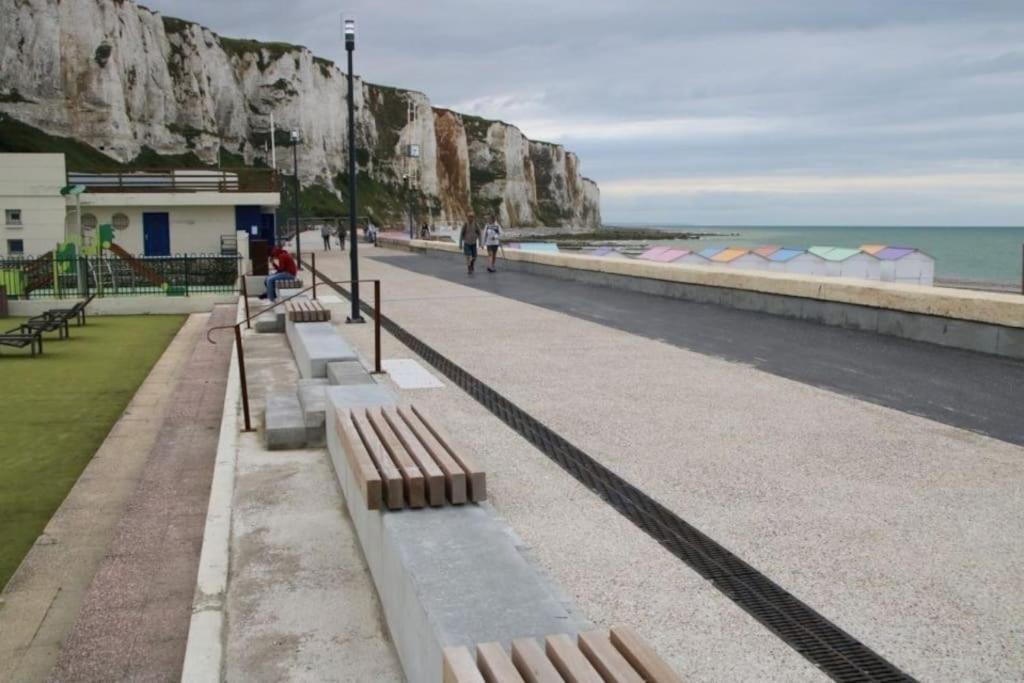 Logement A Deux Pas De La Plage Et Des Commerces Le Treport Ngoại thất bức ảnh
